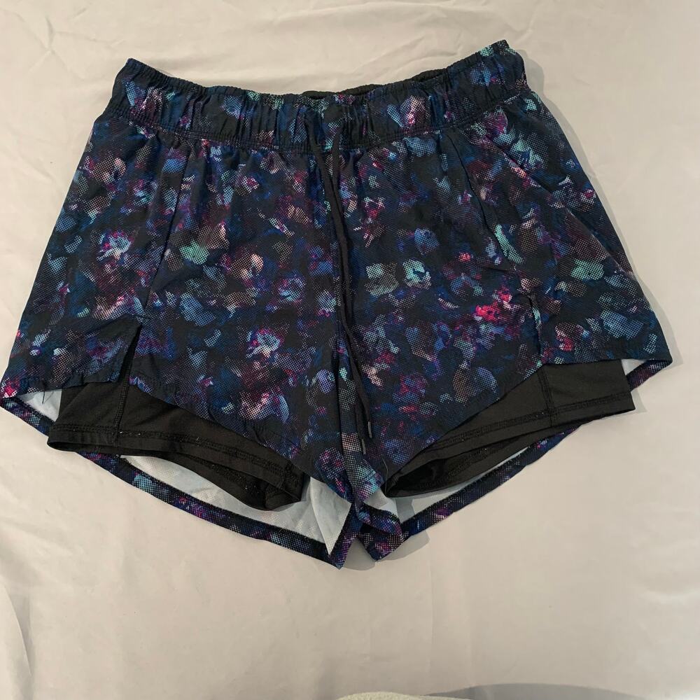 AVIA Women’s Running Shorts – Size L (12–14)